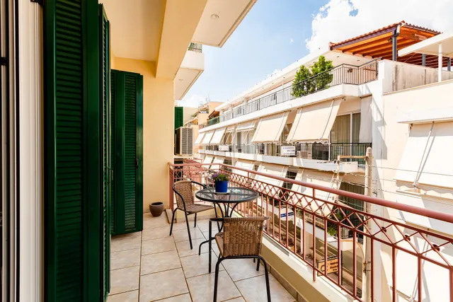 Kalamata City Nest - Central & Cozy Hideout