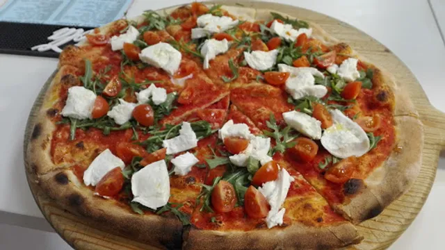 C'E' Pizza Per te di lerro luigi