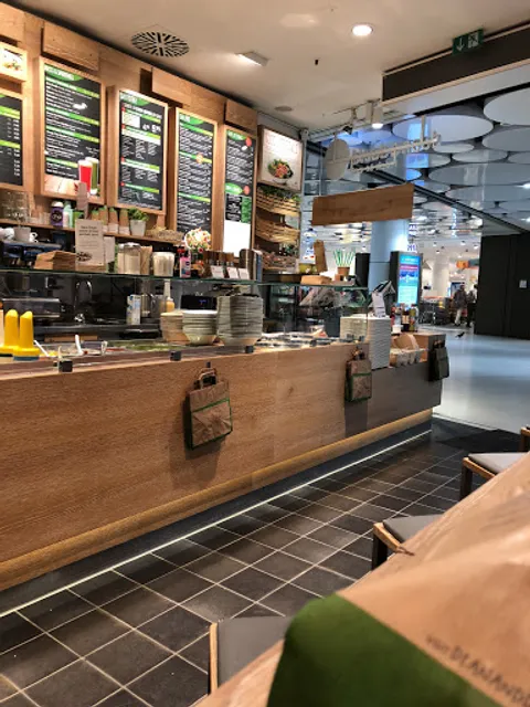 dean&david | Bowls, Salate, Curries & Snacks am Stachus München