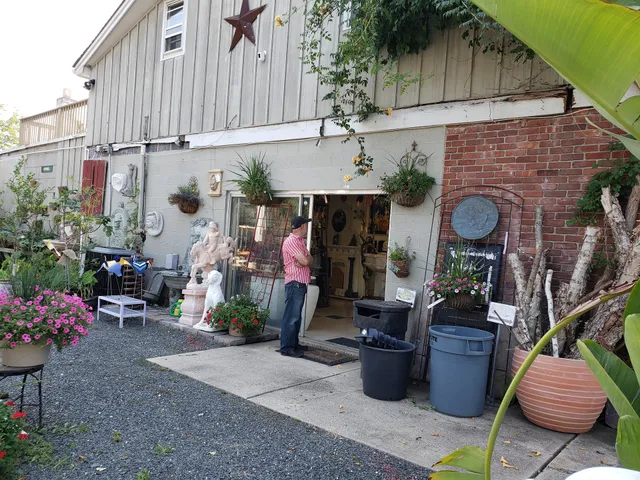 Daisy Garden Center & Sculpture