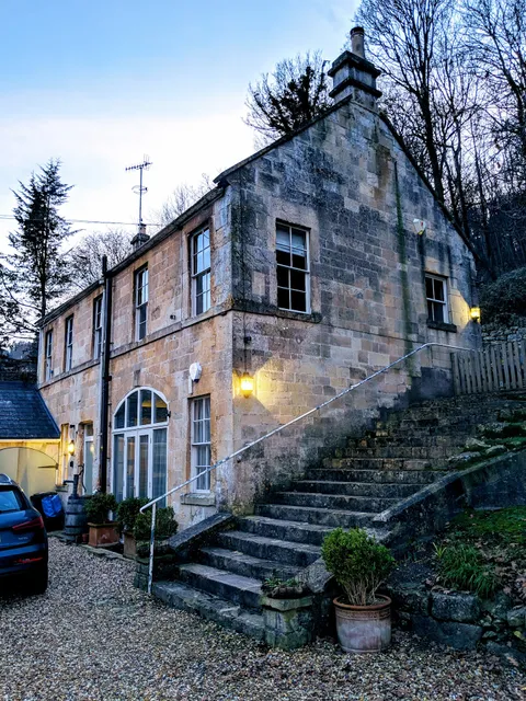 Berkeley Coach House Bath - Luxury holiday accommodation