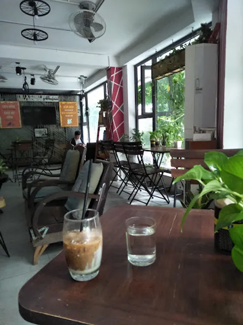 8 Coffee shop