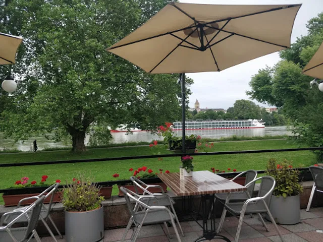 Insel Bastei am Rhein