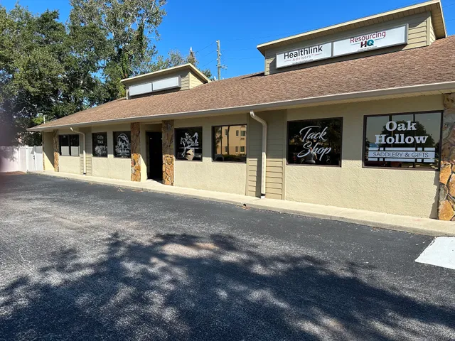 Oak Hollow Saddlery & Gifts