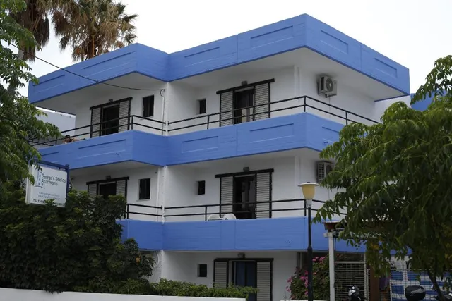 George's Studios and Apartments
