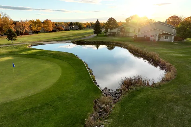 Lake Arbor Golf Course