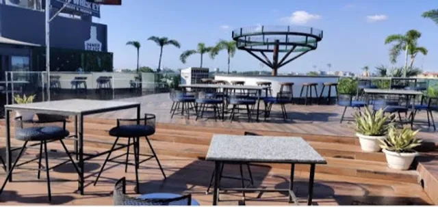 Papa Whiskey Restaurant & Brewery