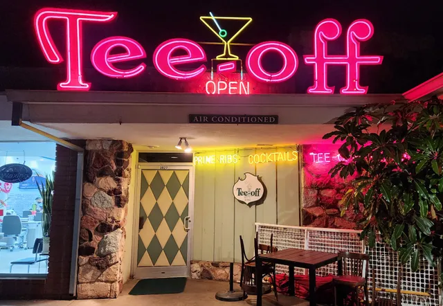 Tee-Off Restaurant and Lounge