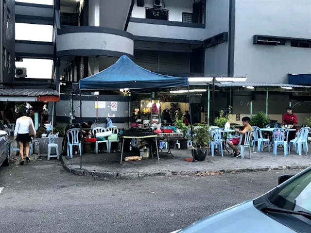 Modern Fishing Restaurant (Nasi Goreng Seafood Stulang)