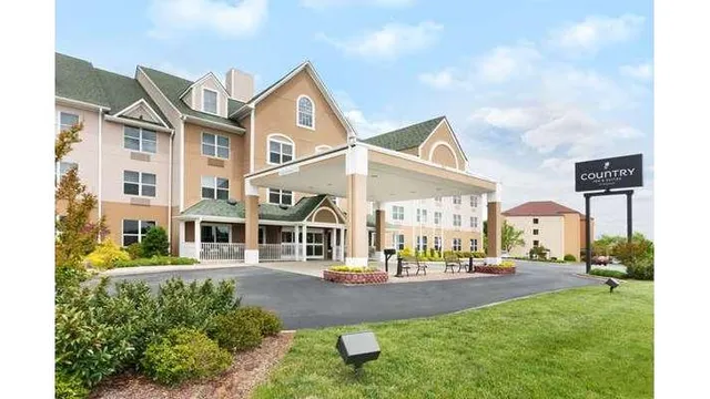 Country Inn & Suites by Radisson, Burlington (Elon), NC