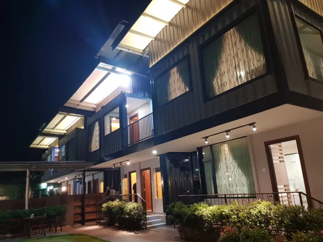 KLUANG SWIMMING POOL HOMESTAY