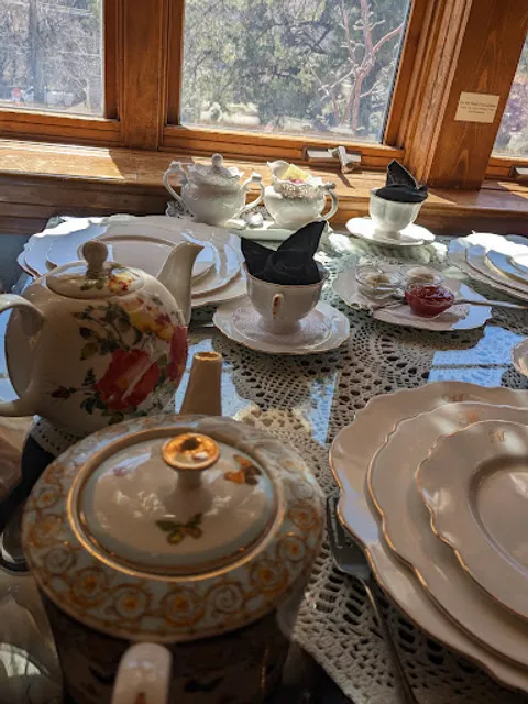 The Queen's Parlour Tea Room