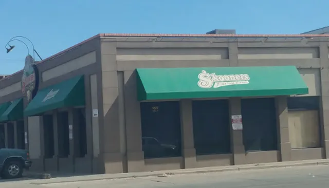 Skooners Grill & Bar