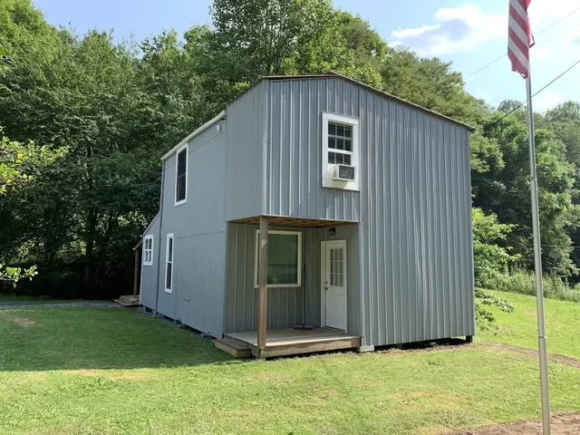 Wards Creekside Cabins