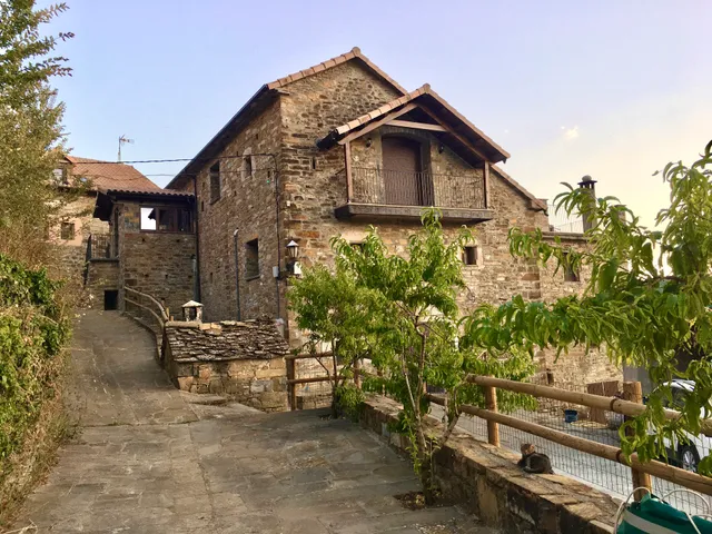 Apartamentos Bajo Peña. Aptos San Lorien