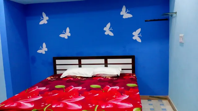 Blue Eye Backpackers