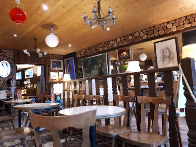 ESPACE 102 brocante café évènements