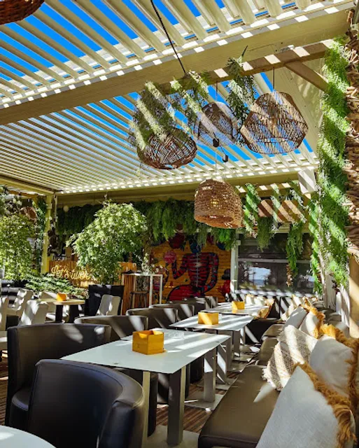 Le Paseo - Cocktail Club & Food