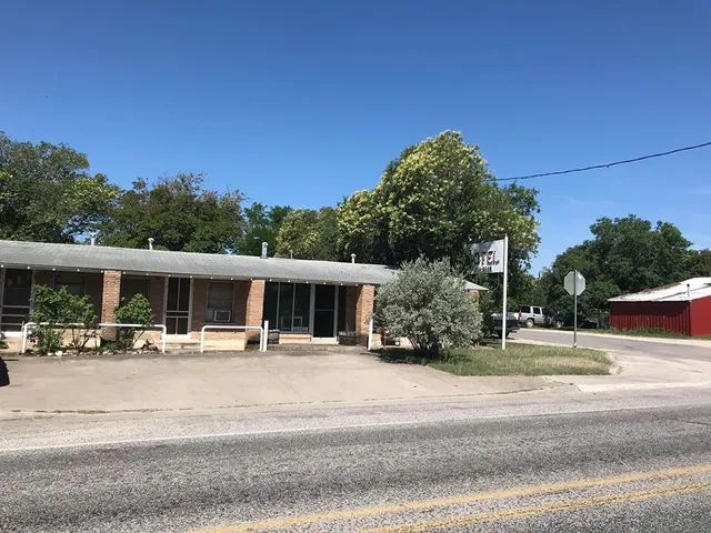 The Nueces River Retreat