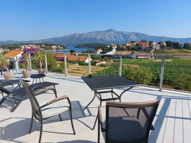 White House Lumbarda