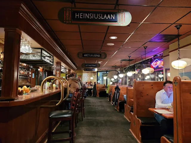 McMenamins Market Street Pub