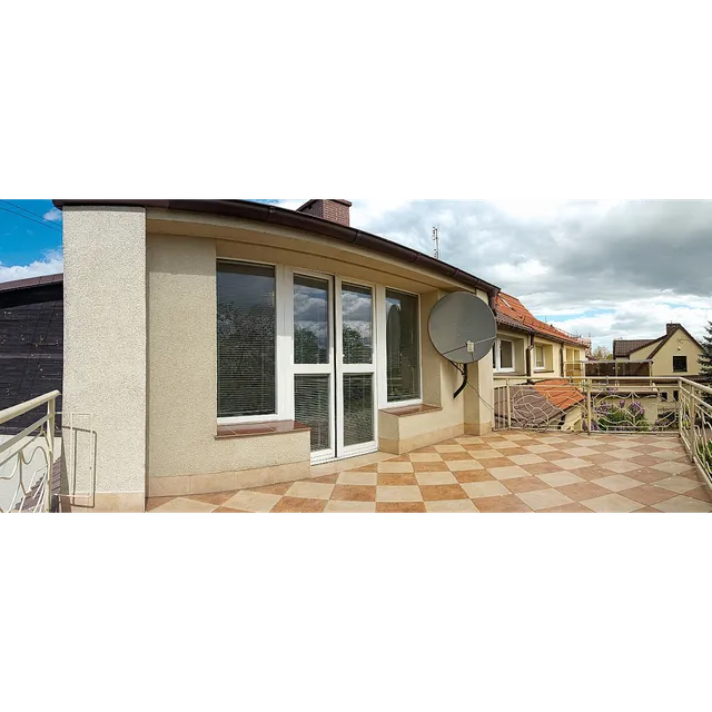 Przytulny apartament z parkingiem i tarasem