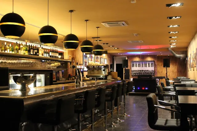 Legends Restaurant and Bar