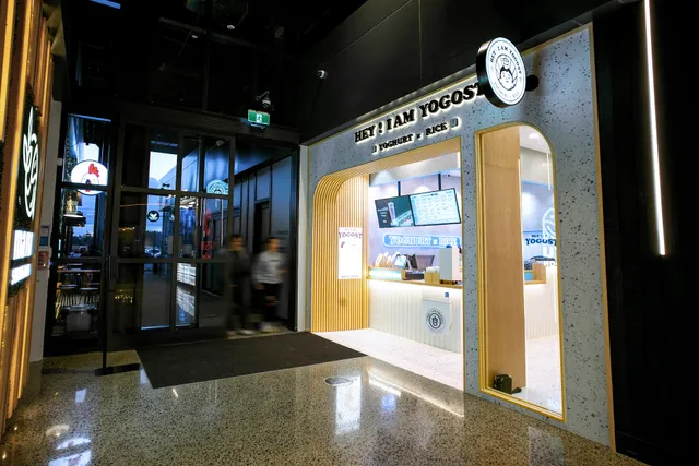 Hey! I am Yogost Ormiston 我是酸奶君