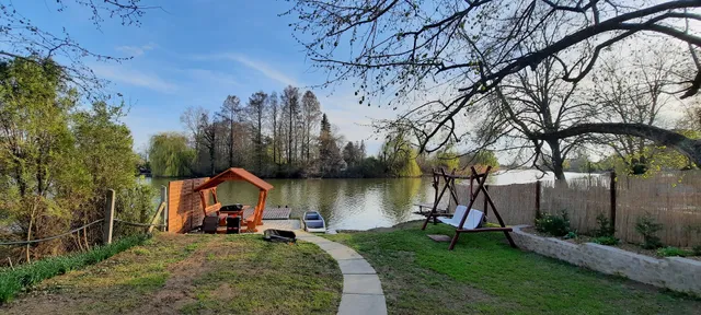 Gyöngyház nyaraló