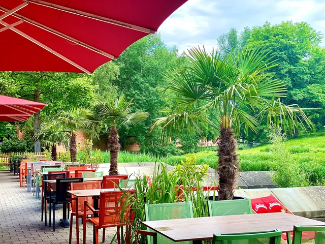 Barfüßer Biergarten im Glacis