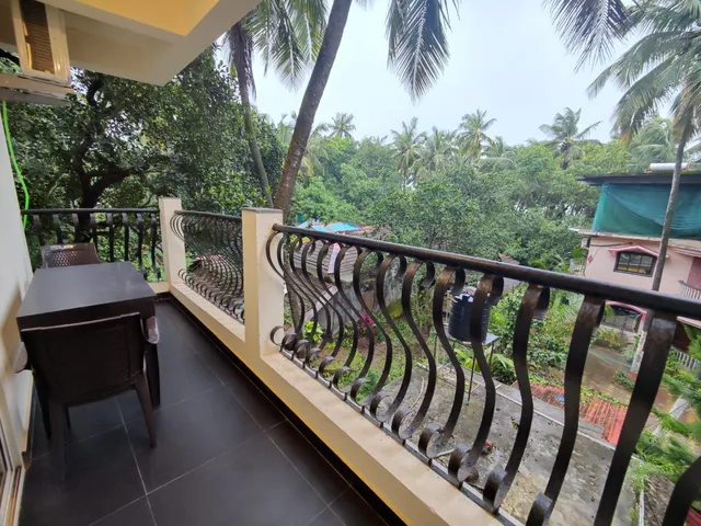 Blue Door Hotel Morjim