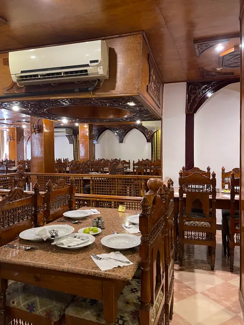 El Hussein Restaurant