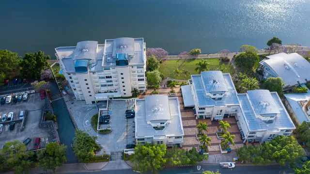 Goldsborough Place Apartments