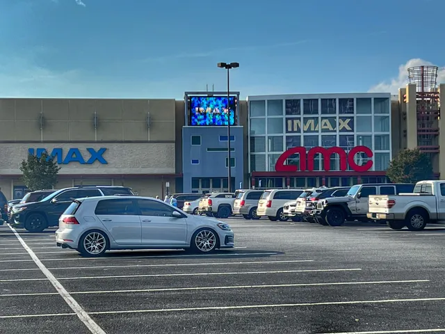 AMC Columbus Park 15