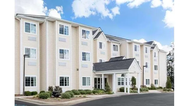 Microtel Inn & Suites by Wyndham Ozark