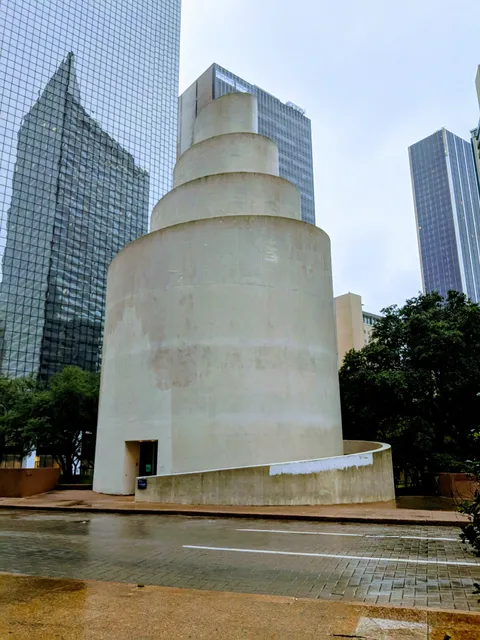 Visit Dallas Convention & Visitors Bureau