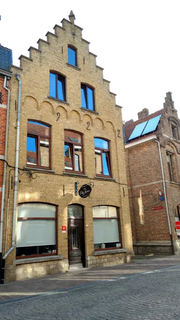 Lodge The City Jester