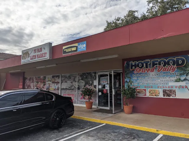 Tu Pais Latin Market