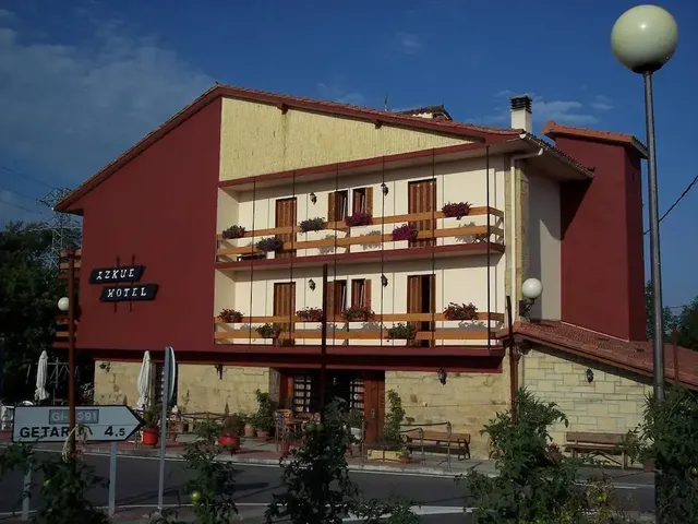 Azkue Hotel Jatetxea