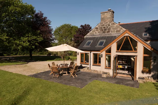 Tyddyn Morthwyl Holiday Let