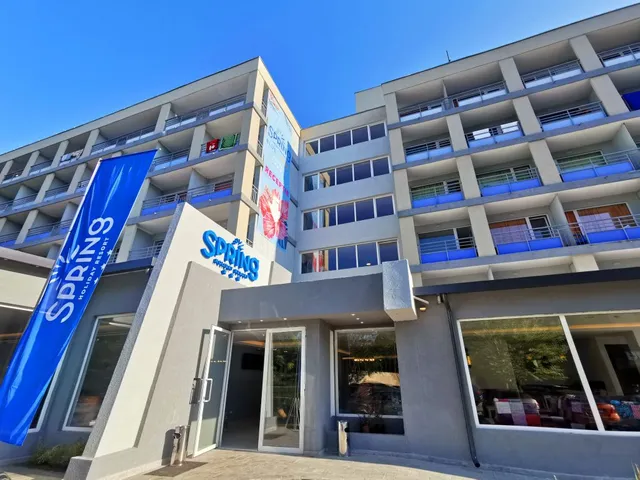 Hotel Spring Holiday Blue Resort