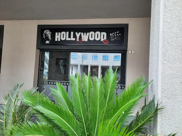 Hollywood Cafè