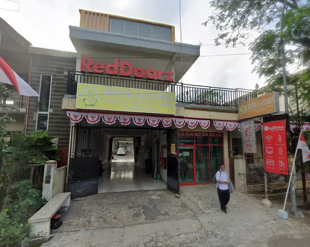 RedDoorz Syariah near Alun Alun Kebumen