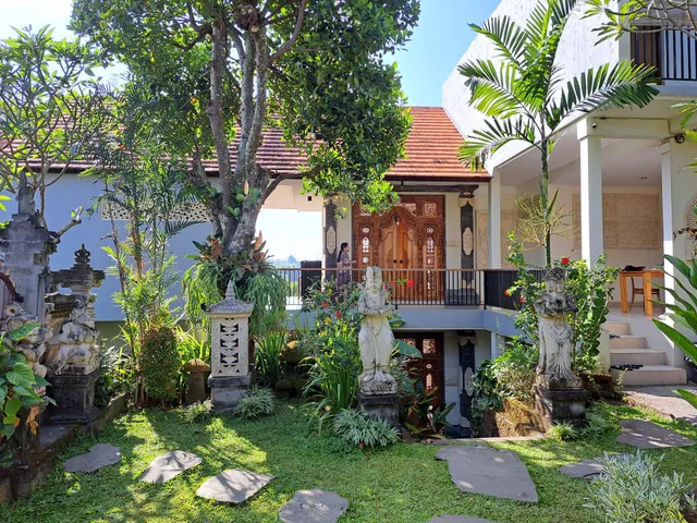 Keong Sari Guest House
