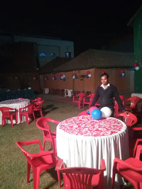 Food Paradise Restaurant