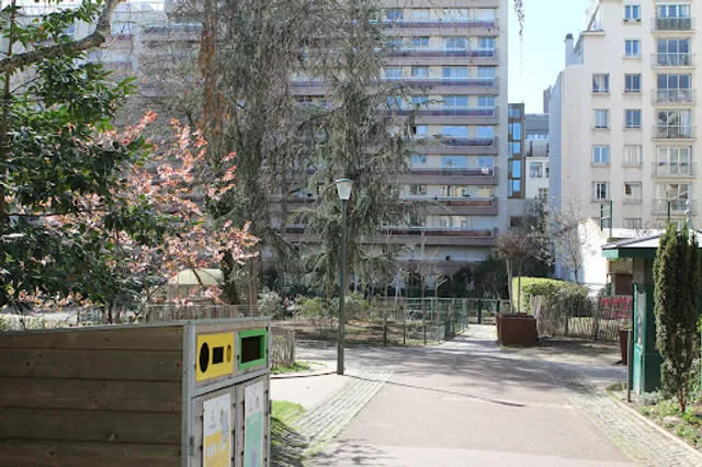 Square Olave and Robert Baden-Powell