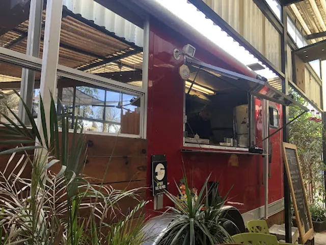 Estacion Uno por la Hormiga