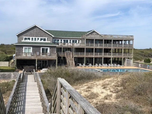 Pine Island Lodge