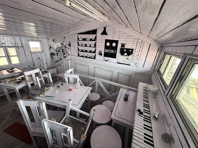 The Boomerang Cafe & Store