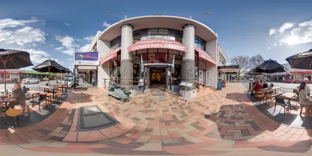 Lambretta's Cafe Bar